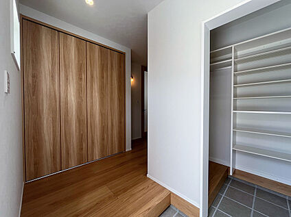 玄関前クローゼット&玄関クローク