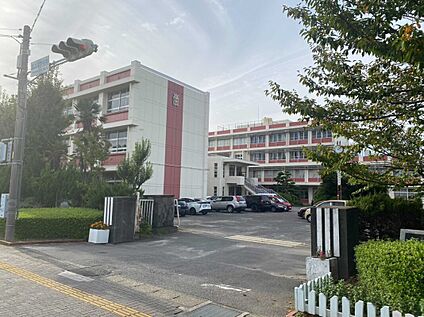 高浜市立高浜中学校 約1,300m(徒歩約17分)