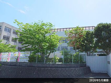 片江中学校 現地から1500m～1530m。(徒歩19分～20分。)