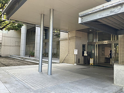 宮崎県立図書館 現地から1000m。(徒歩13分。)