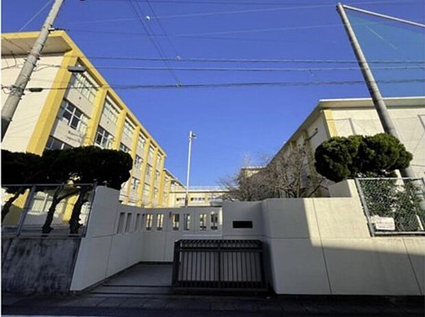 尾張旭市旭中学校(約1,623m)