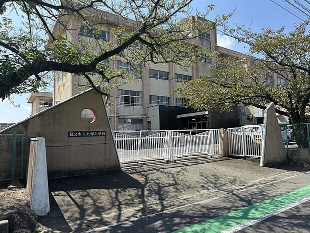 稲沢市立大塚小学校（約621m）