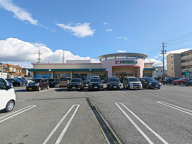 平和堂稲沢店(約774m)