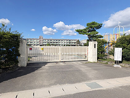 岩倉市立岩倉北小学校 約 1,700 ｍ(徒歩 22 分)