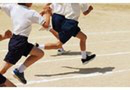 春日井市立春日井小学校(約1,940m)