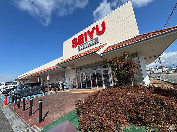 西友豊山店(約1,300m)