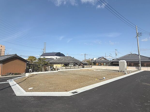 駅徒歩約6分ながら閑静な住宅街です　全邸2面採光で快適な住環境を実現して頂けます。