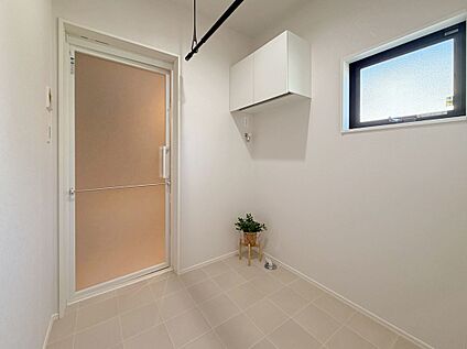 Ｆ棟　ランドリールーム兼脱衣室