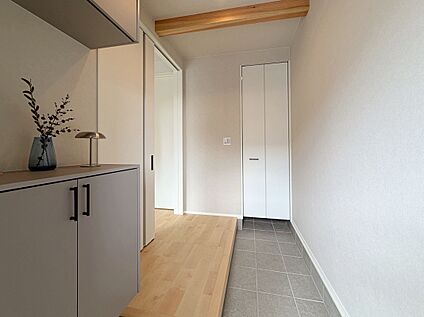 Ｆ棟　玄関ホール