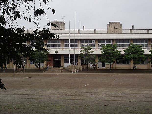 豊岡小学校 1760m