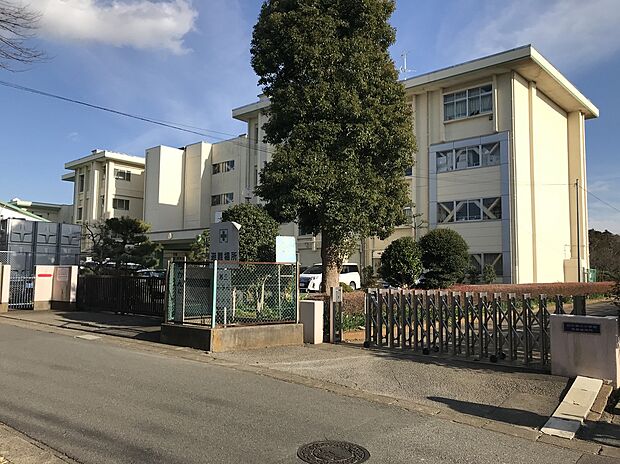 第三小学校 240m
