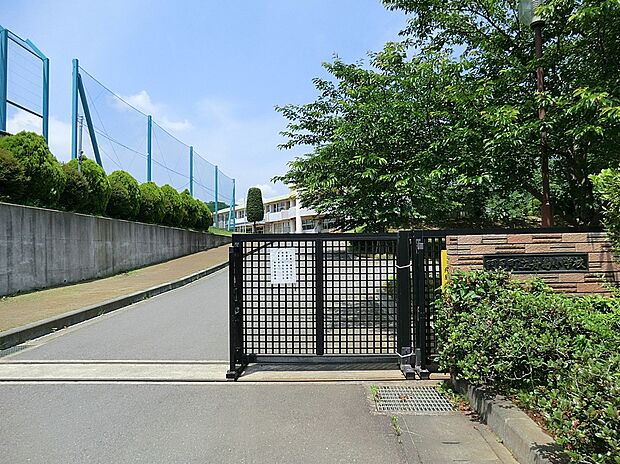 舟島小学校 1060m