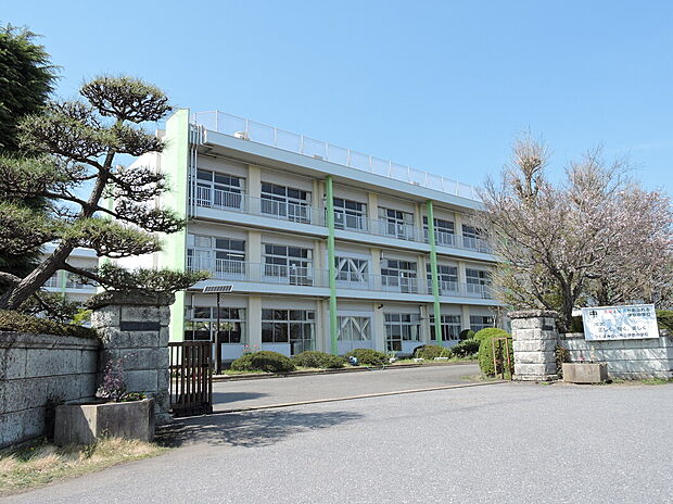 伊奈中学校(約2,200m)