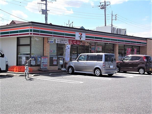 セブンイレブン（約296m）