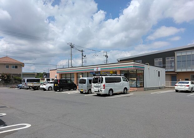 セブンイレブン(約710m)