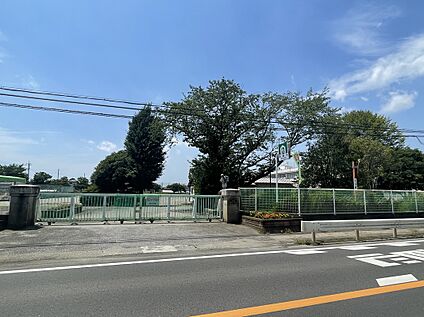 諸川小学校 670ｍ