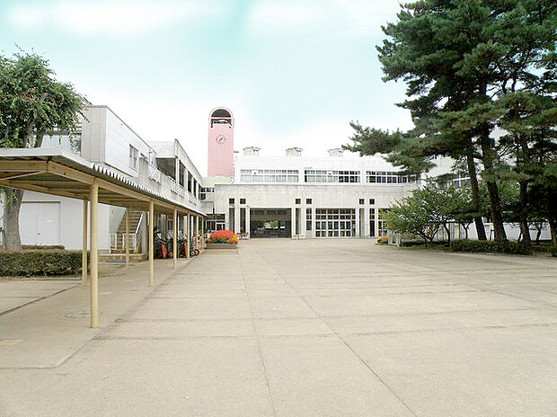 谷田部東中学校（約2,600m）