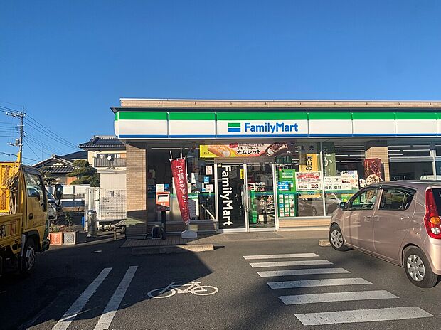 ファミリーマート(約420m)