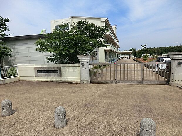 城ノ内小学校（約490m）