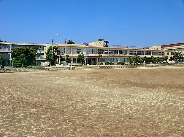 第一中学校（約1,990m）