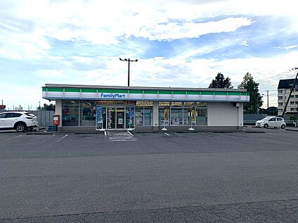 ファミリーマート 698ｍ