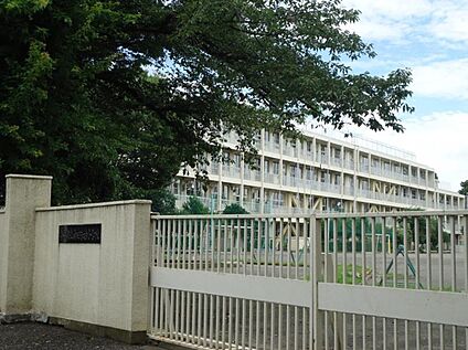 府中市立南白糸台小学校 約359m(徒歩5分)