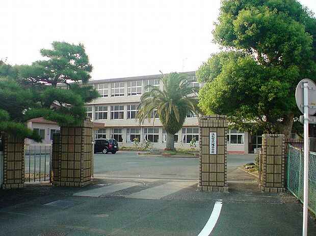 浜松市立八幡中学校（約665m）