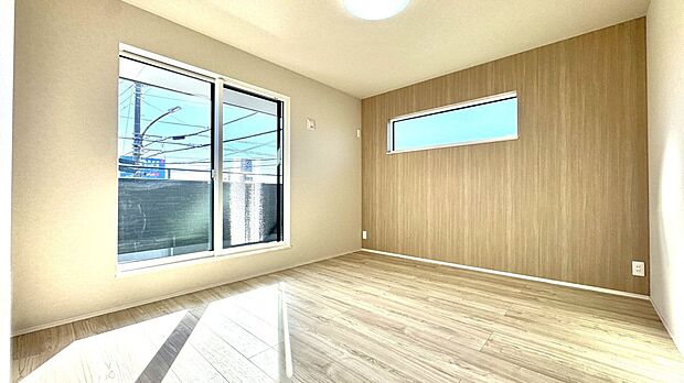 【寝室】洋室　約7帖　大型ベッドも置けるゆとりの空間