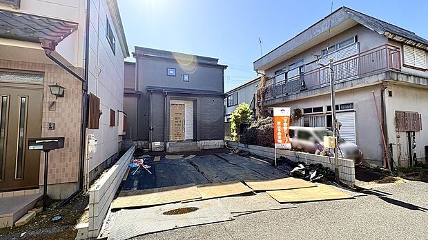 【外観】現地現況写真　外構施工前駐車並列2台可