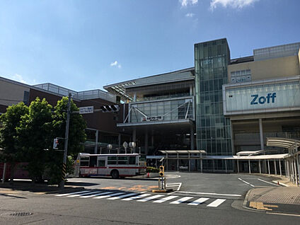 東急田園都市線「たまプラーザ」駅南口 現地から370m。(徒歩5分。)