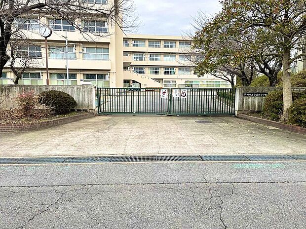 小豆坂小学校/徒歩約14分
朝の支度にもゆとりができ、通いやすい距離ですね♪