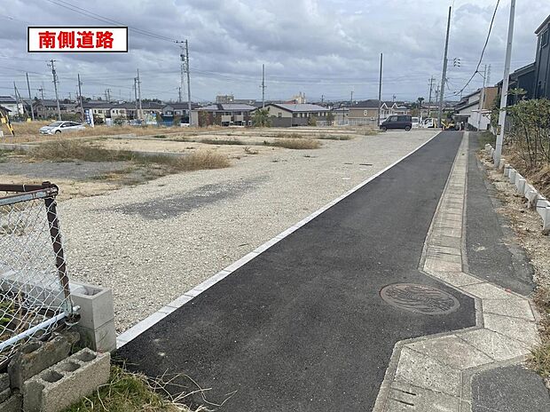 幼稚園・小・中学校が身近に。図書館や芸術・文化に触れる、学びの施設も充実した安心の環境。