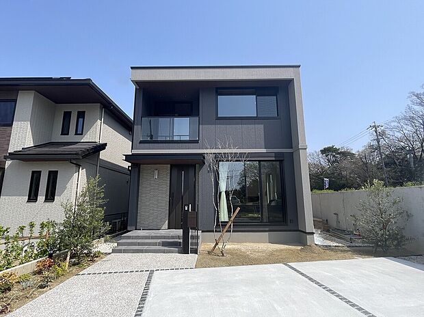 【建売J9号棟もございます】5490万円、敷地面積201.10m2(60.83坪)、延床面積100.30m2(30.34坪)、インテリアはブルックリンスタイルです。
