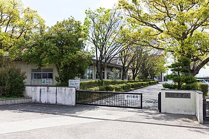 市立沓掛中学校 約1440m～1730m(歩約18分～22分)