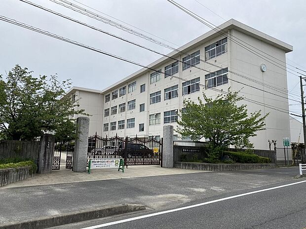 豊田市立前林中学校(約3,200m)