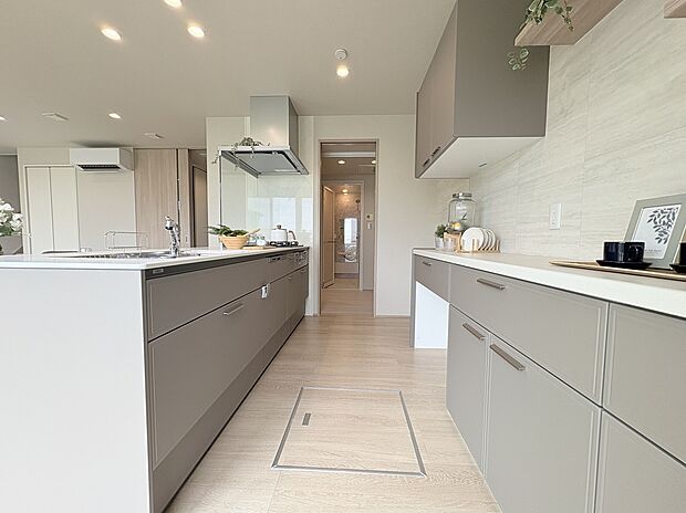 【K】キッチンは収納もたっぷりです