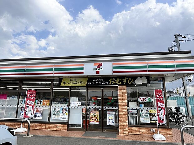 セブンイレブン白井冨士店（約500m）