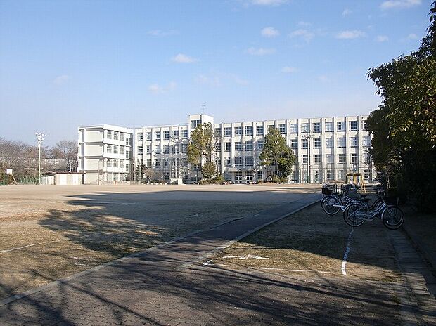尼崎市立武庫北小学校（約550m）