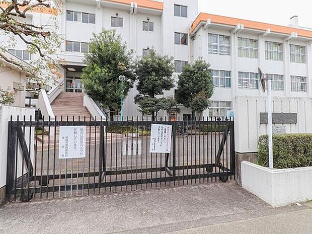 昭島市立つつじが丘小学校（約1,786m）