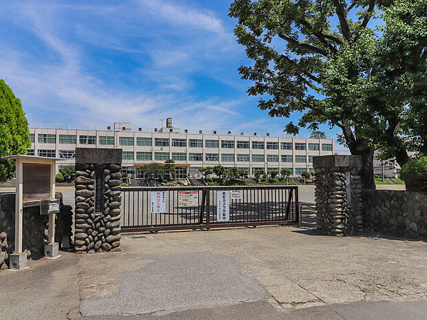 あきる野市立増戸小学校(約887m)