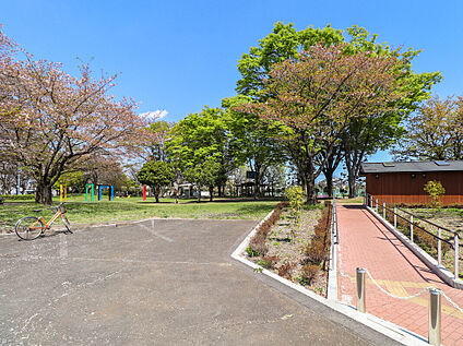 下師岡公園 549ｍ(徒歩7分)