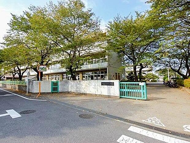 青梅市立若草小学校（約945m）
