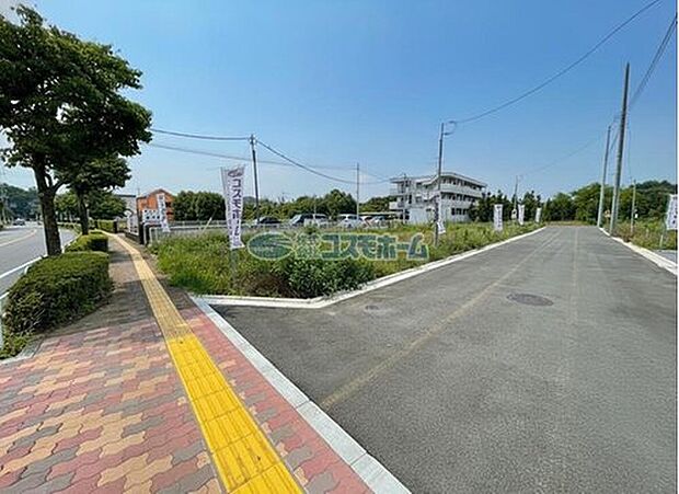 【【前面道路】】静かで落ち着いた住環境が魅力な立地!落ち着きある暮らしを実現できます♪