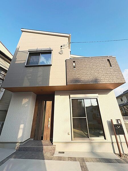 6号地。オープンハウスが完成しました。お気軽にご見学下さい。