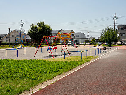 浜井場公園 現地から580m。(徒歩8分。)