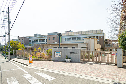 西宮市立夙川小学校 現地から400m。(徒歩5分。)