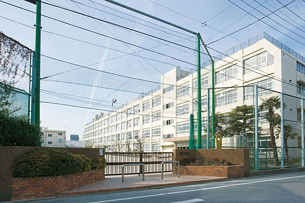 東島根中学校（現地より徒歩4分）