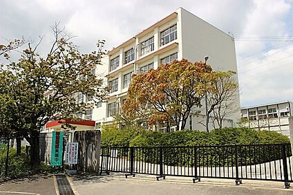 富士見小学校 1754ｍ～1823ｍ(徒歩22分～23分)