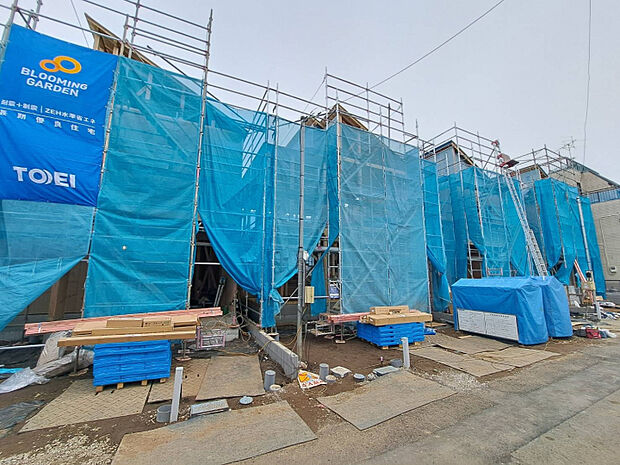 現在建築中の新築住宅です！これから素敵な外観が完成するのが楽しみですね☆　