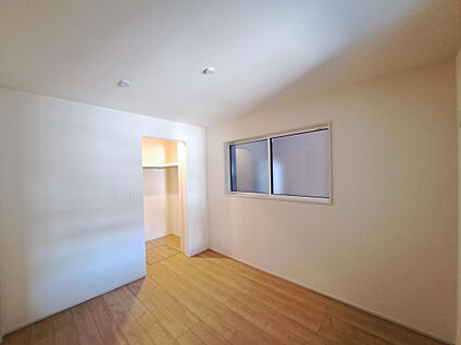 ☆Bedroom☆広々収納付き洋室!